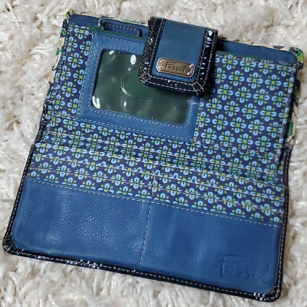 Fossil Leather Wallet - image 6